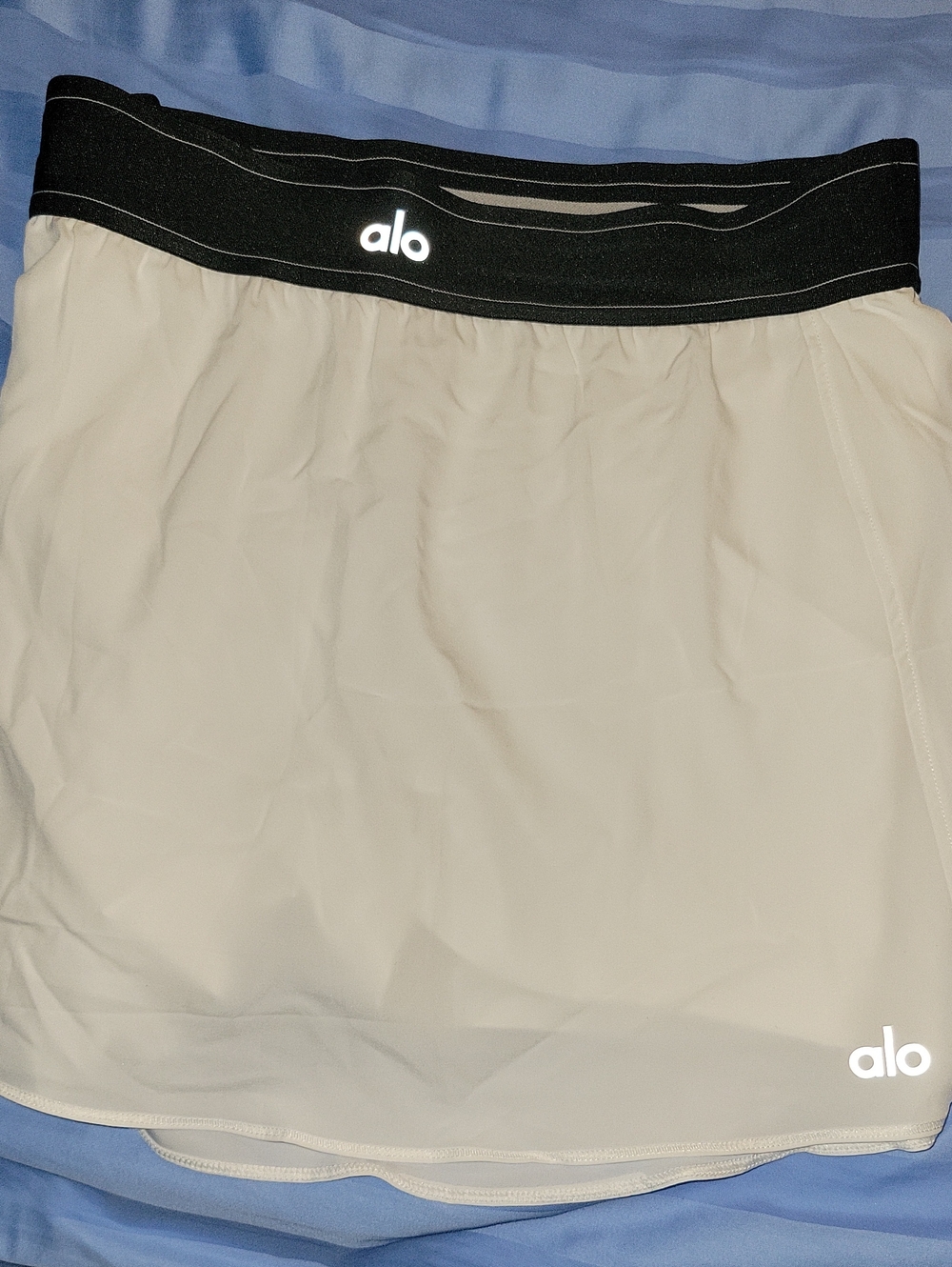 ALO Yoga Cream Mini Skirt with Black Elastic Waistband Brand New